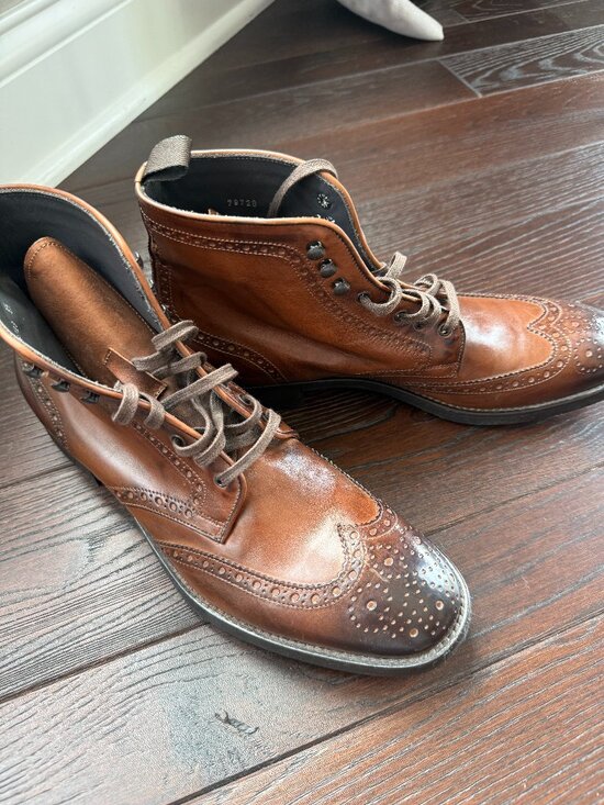 Italian Shoemakers Other - EUC Men's To Boot New York Brennan brown leather wingtip boots 8 1/2